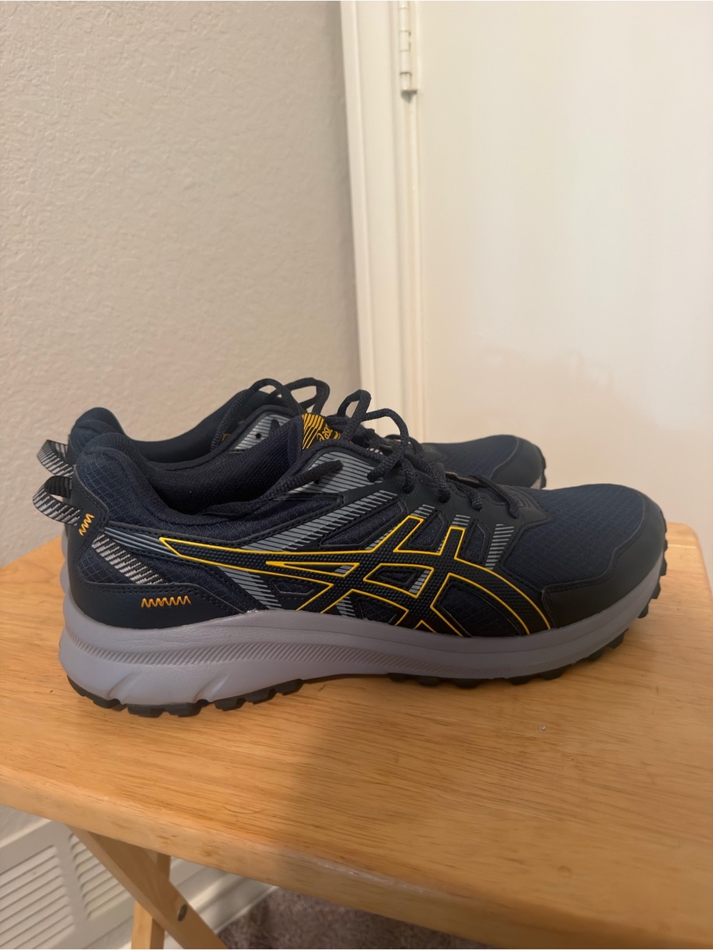 ASICS Trail Scout 2 trail running shoes - New without Tags - Men’s Size 14